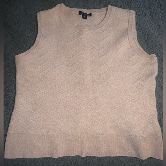 Brooks Brothers Sweaters - Brooks Brothers Large Women's Cream Sleeveless Sweater Vest wool great tailoring